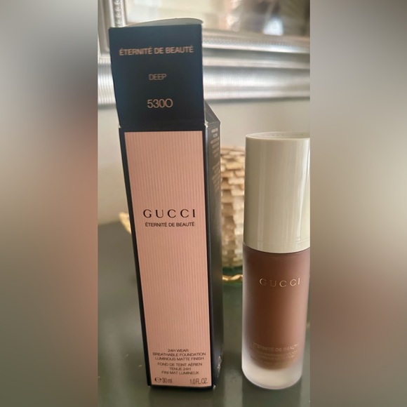 Gucci
Éternité de Beauté Foundation - Picture 2 of 5